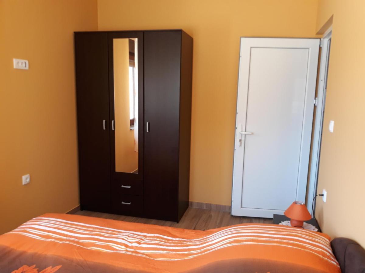 Andi Apartman Pacir Exterior foto