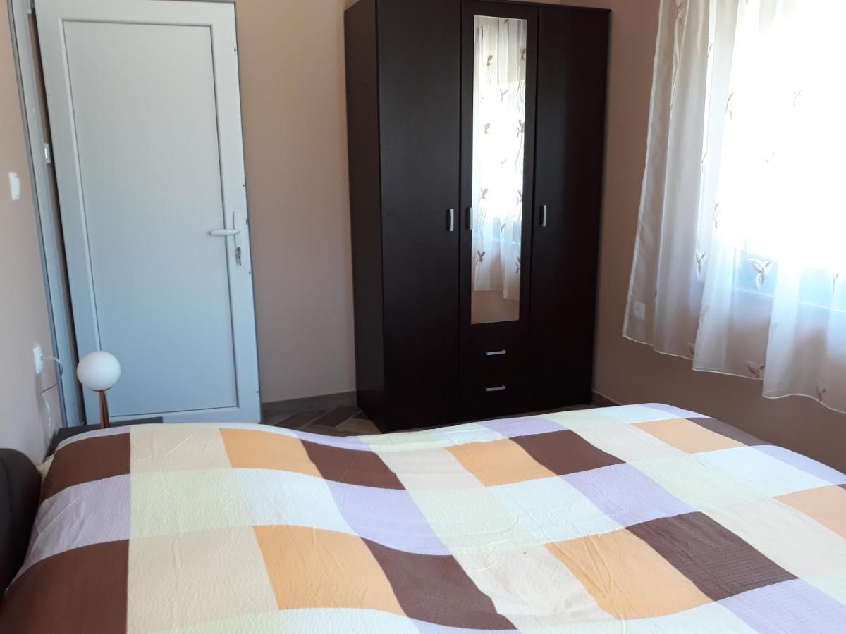 Andi Apartman Pacir Exterior foto