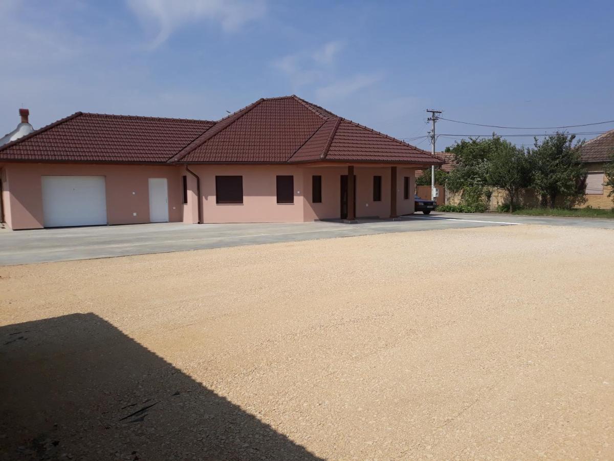 Andi Apartman Pacir Exterior foto